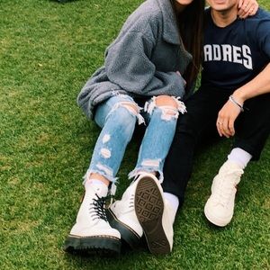 Zara denim jeans with cool belt style